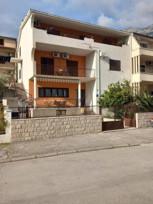 Apartment Dora-100M From The Central Beach Makarska Ngoại thất bức ảnh